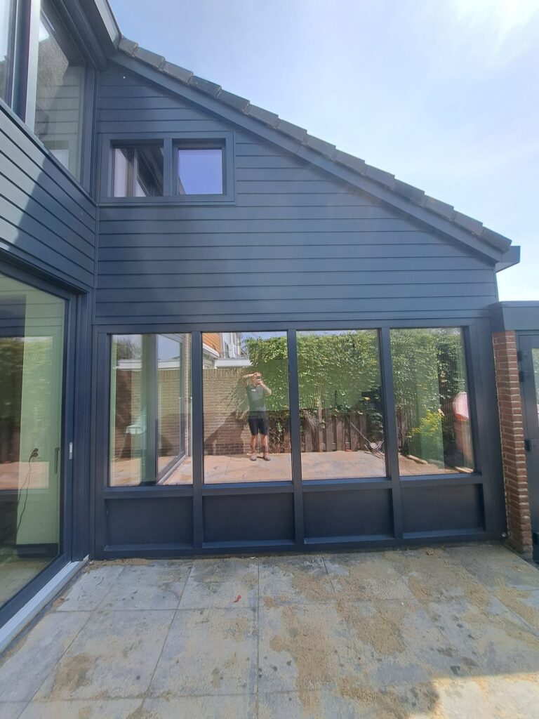 Van verouderde woning naar moderne uitstraling: kozijnen vervangen in Petten